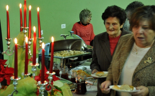 Kolędy dzieci dla seniorów