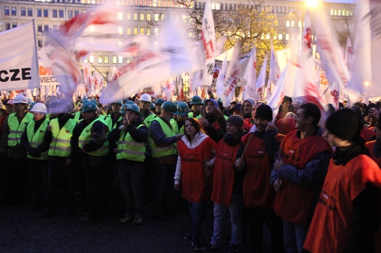 Demonstracja związkowców w Katowicach