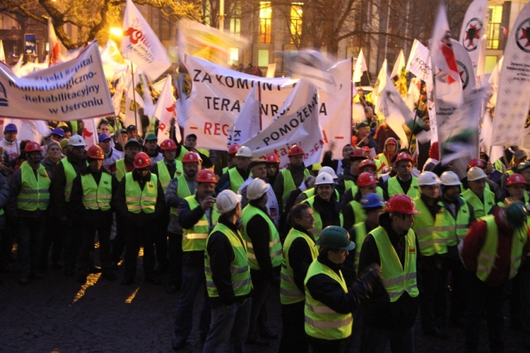 Demonstracja związkowców w Katowicach