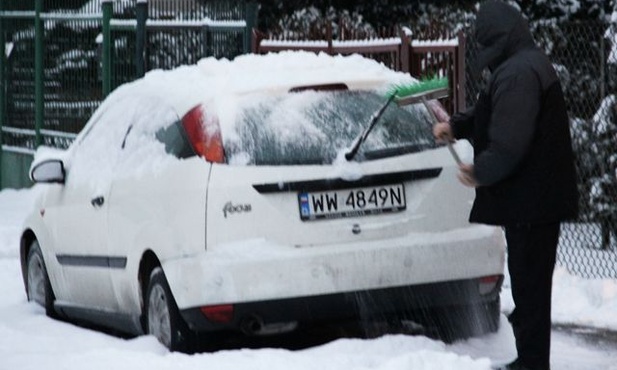 W nocy spadło ponad 10 cm śniegu