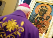 W świątyniach diecezji wystawiano wizerunek Czarnej Madonny,  by wierni mogli przepraszać za profanację i zawierzać Jej Kościół 