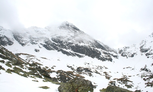Lawina porwała turystów w Tatrach