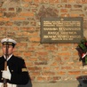 Na ścianie kościoła św. Michała Archanioła odsłonięto tablicę ku czci zamordowanych komandorów
