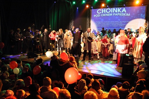 Choinka pod oknem papieskim
