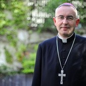Bp Jarecki: Kościół nie życzy sobie, by mieć polityczną reprezentację