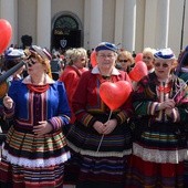 Seniorzy żyją pełnią życia