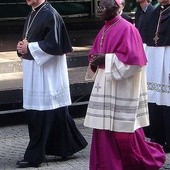 Eucharystia, zgiełk i podział na role