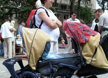 Wielofunkcyjny wózek będzie wygodny dla dziecka i rodziców