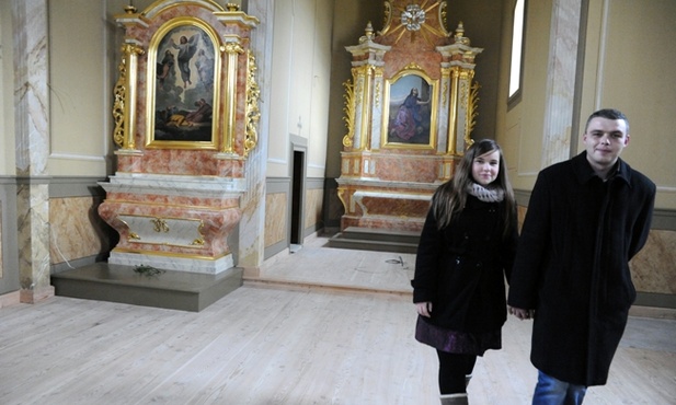 Joanna Turlińska i Michał Baran nie byli w kościółku – jak się go popularnie nazywa w Opocznie – od kilku lat