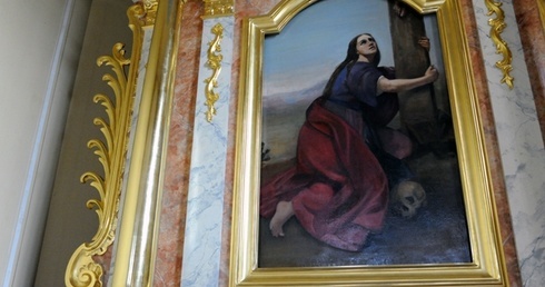 Obraz w ołtarzu głównym kościoła pw. św. Marii Magdaleny w Opocznie