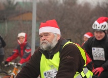 Niktórzy Mikołaje-cykliści nie musieli przyczepiać sobie sztucznej brody
