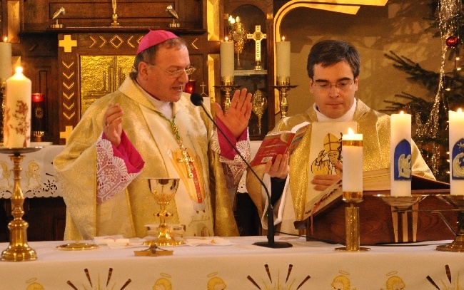 Bp Giuseppe Pellegrini gościł w Jasieniu