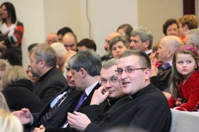 Koncert  "Ziarenek Nadziei"