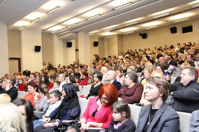 Koncert  "Ziarenek Nadziei"