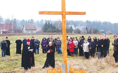 Na łąkach Owczej Góry w Kłodzku pojawiło się kilkudziesięciu przyszłych parafian