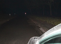  Nawet na nieoświetlonej drodze kierowca zauważy pieszego wyposażonego w kamizelkę odblaskową z odległości ok. 150 m 