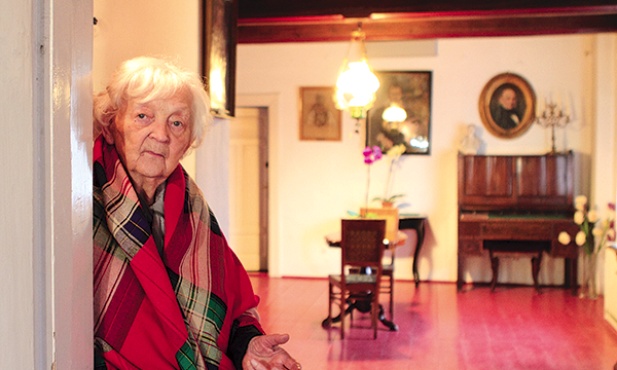 Maria Rydlowa, kustosz bronowickiego muzeum, wdowa po Jacku Rydlu, wnuku Lucjana Rydla. Stoi w tym samym miejscu, z którego Wyspiański obserwował słynne wesele...