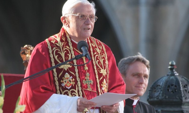 Abp Gänswein szuka nieznanych krewnych-spadkobierców Benedykta XVI