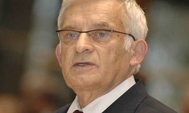 Buzek szefem Rady Instytutu Adama Mickiewicza