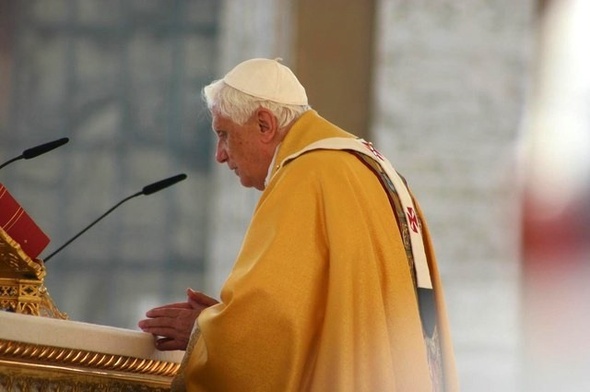 "Papież poświęcił się dla Kościoła"