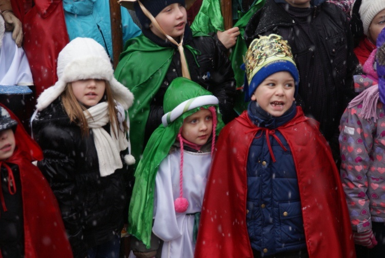 Tychy - orszak w padającym śniegu