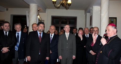 Spotkanie biskupa Tadeusza Rakoczego z samorządowcami 