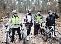  Rawa Mazowiecka, 6 stycznia. Od początku grudnia cykliści w każdą niedzielę  organizują zimowe rajdy rowerowe