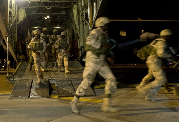 Więcej żołnierzy do Mali