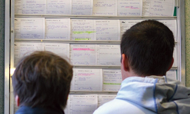  Bezrobocie w Polsce rośnie. Państwo coraz gorzej radzi sobie z tym problemem