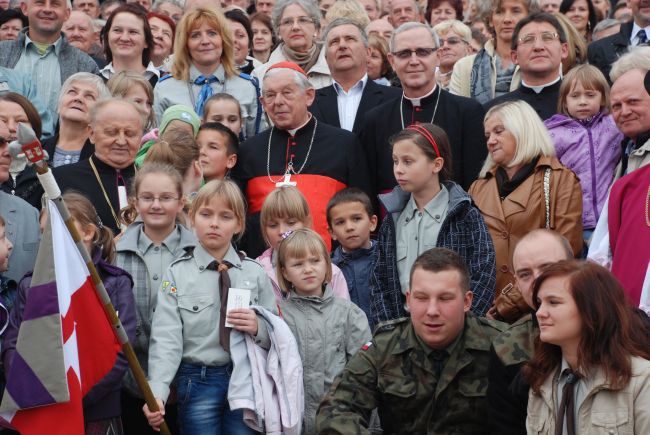 9. 10. 2011. Płońsk. Na jubileuszu 30-lecia parafii św. Maksymiliana