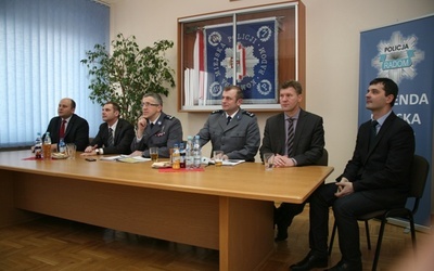 W trakcie odprawy podsumowane zostały główne zadania ubiiegłego roku i wyniki pracy funkcjonariuszy na terenie miasta i powiatu radomskiego
