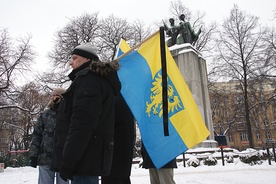 Ruszyli sprzed pomnika... Wdzięczności Armii Radzieckiej w Katowicach