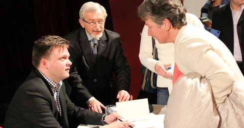 Gdzie wiarę chłonie się przez skórę