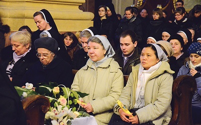  Siostry zakonne i bracia odnowili swoje śluby w lubelskiej katedrze