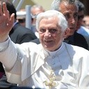 Benedykt XVI rezygnuje 