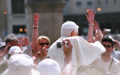 Benedykt XVI nie weźmie udziału w konklawe