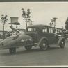 Lata 30. XX w., Wybrzeże Kościuszkowskie, na tle Mostu Średnicowego Fiat 508 ze specjalną przyczepką