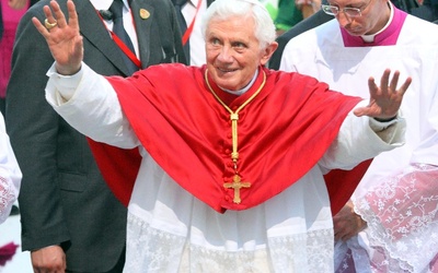 Abp Skworc: otoczmy modlitwą Benedykta XVI