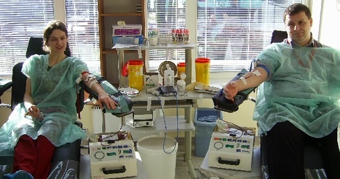 Oddaj krew – podziel się miłością.