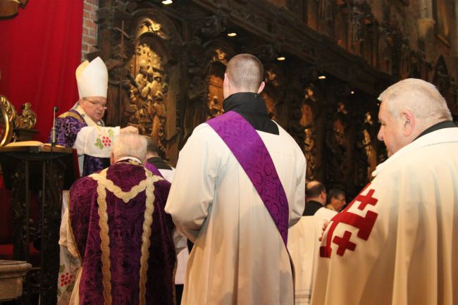 Środa popielcowa we wrocławskiej katedrze