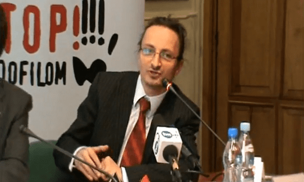 Miał walczyć z pedofilią, przepuścił pieniądze na ubrania