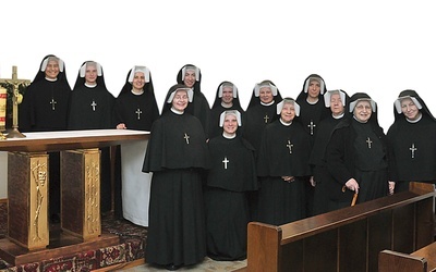 Dziś 13 sióstr pełni posługę w klasztorze i sanktuarium przy Starym Rynku