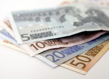 "Stół decyzyjny" kontra "ubogi krewny"