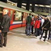 Mężczyzna wpadł pod metro