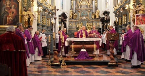 Mszy dziękczynnej za pontyfikat Benedykta XVI przewodniczył bp Andrzej F. Dziuba