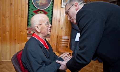 Krzyż Komandorski Orderu Odrodzenia Polski dla ks. prof. J. Łacha