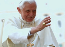  Cały świat dziękował papieżowi za jego miłość do Kościoła