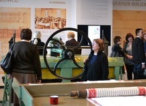 Wernisaż w oparach skrobka