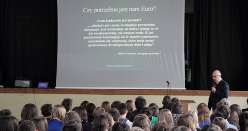 Wykład o euro poprowadził Ireneusz Jabłoński