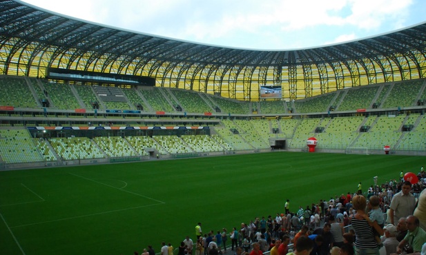 Mucha: Sale zamiast stadionów